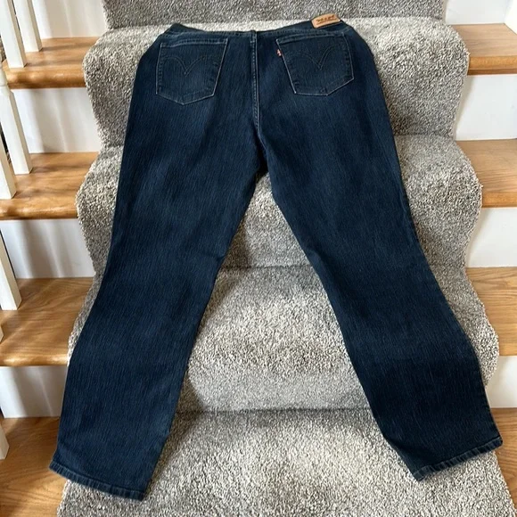 Levi’s 505 Straight Leg Dark Wash Jeans - Picture 4 of 8